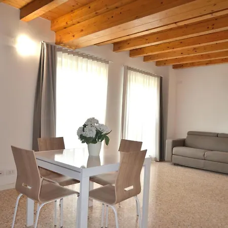 Palazzo Maggiore B *