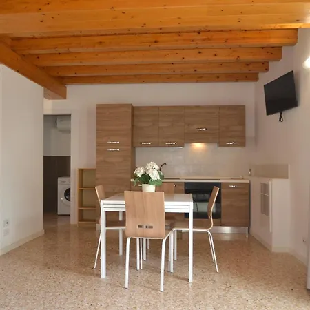 Apartment Palazzo Maggiore B *