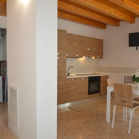 Palazzo Maggiore B ノアーレ